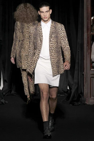 Look 26